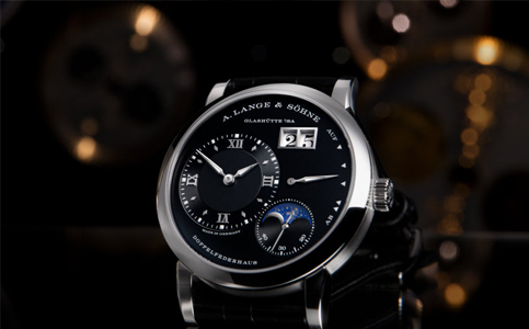 朗格手表保養(yǎng)一次費用(朗格手表表蒙刮花了怎么辦?)