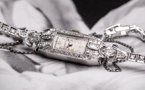 寶珀手表維修售后價(jià)目（寶珀手表進(jìn)水后的解決方法）