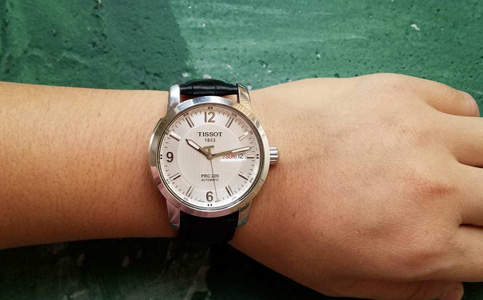 哈爾濱天梭服務(wù)中心(天梭表內(nèi)有水珠)