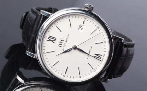 萬國昆明服務(wù)中心地址(保養(yǎng)萬國手表的表玻璃)