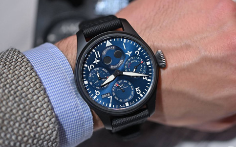 萬國售后維修中心電話(萬國手表生銹后的處理技巧)