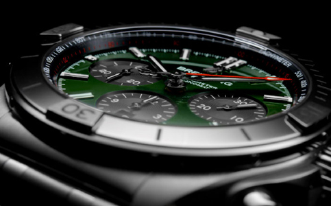 百年靈售后維修中心(處理百年靈表盤生銹的技巧)